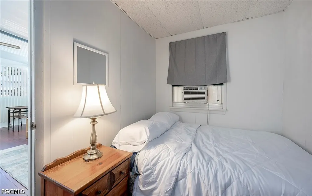 271 Caravan Circle North Fort Myers FL 33903