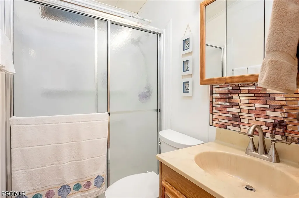 271 Caravan Circle North Fort Myers FL 33903
