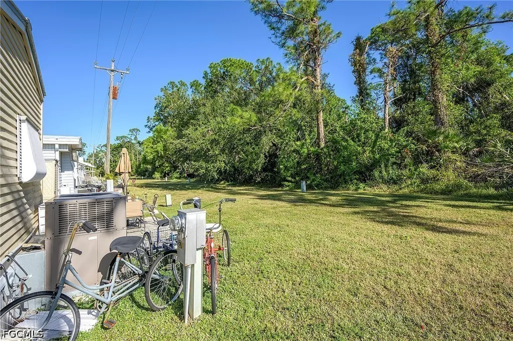 271 Caravan Circle North Fort Myers FL 33903