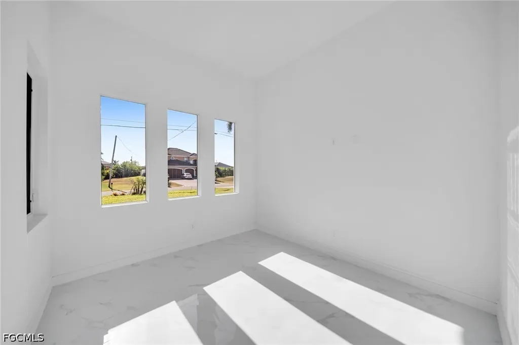 2712 NW 41st Avenue Cape Coral FL 33993