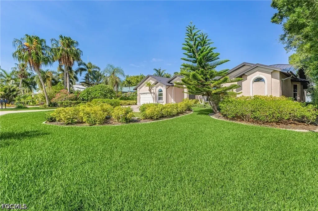 12641 Panasoffkee Drive North Fort Myers FL 33903