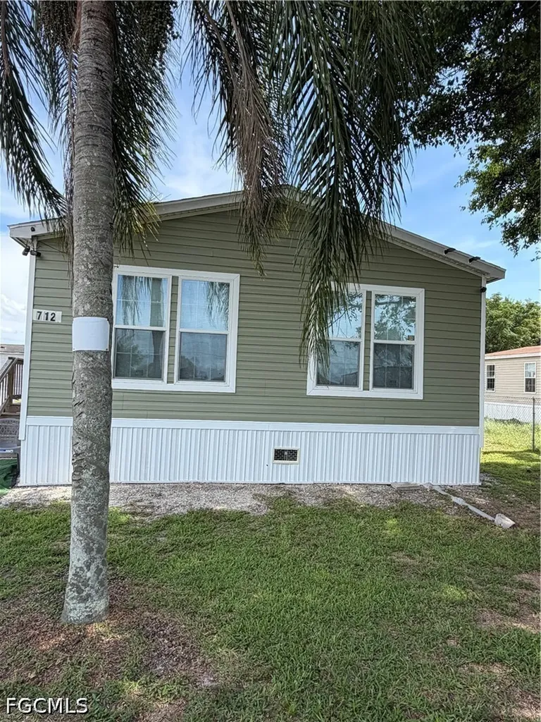 712 Maryland Avenue Clewiston FL 33440