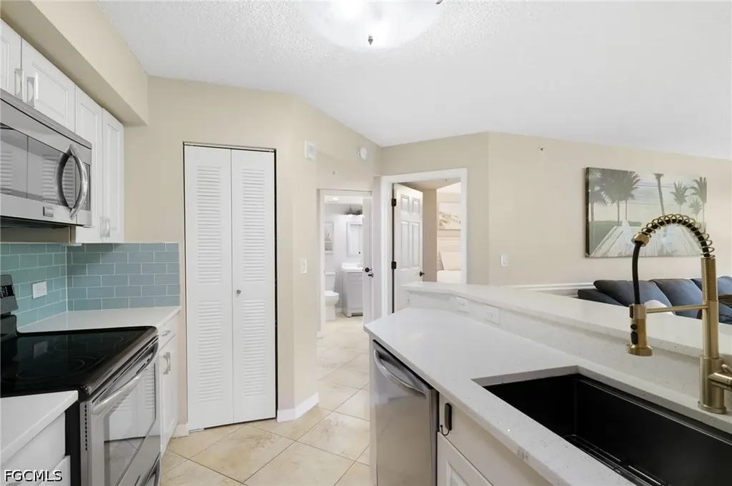 8940 Colonnades Court E Bonita Springs FL 34135