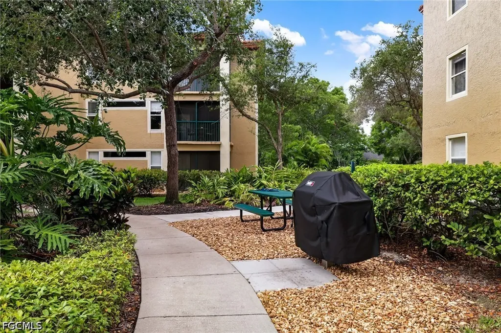 8940 Colonnades Court E Bonita Springs FL 34135