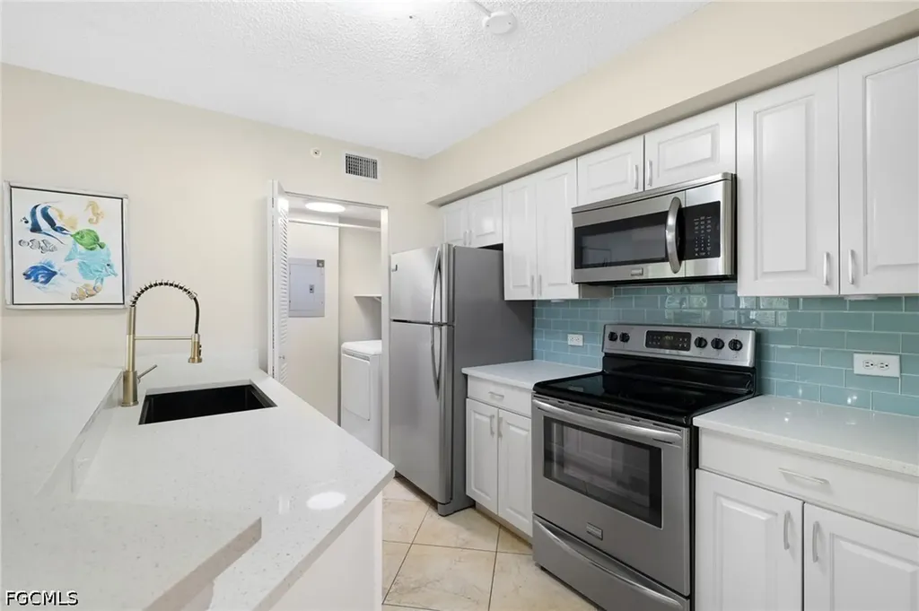 8940 Colonnades Court E Bonita Springs FL 34135