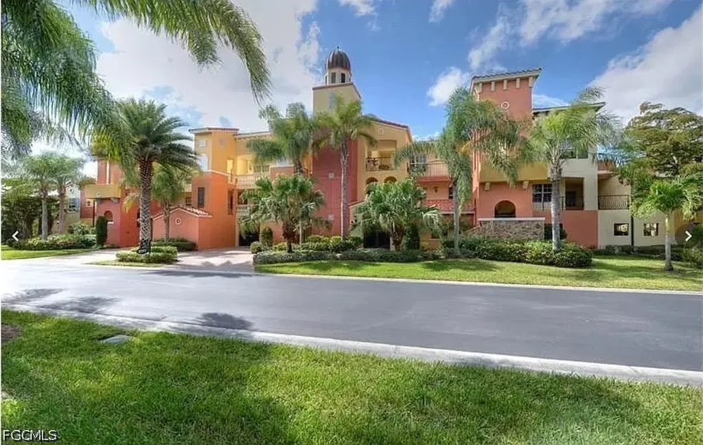Estero FL, 8597 Via Garibaldi Circle, Unit 207
