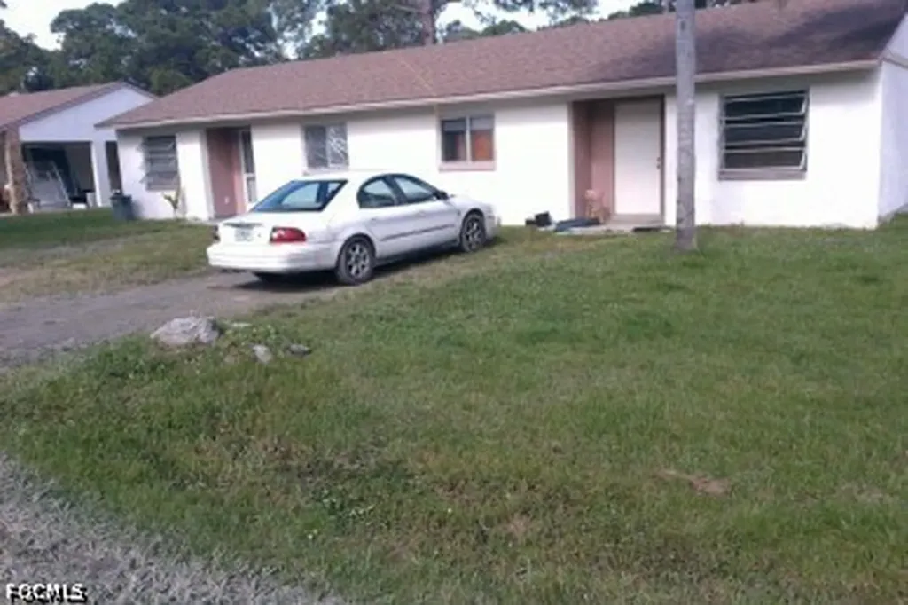 2027 Eloise Circle North Fort Myers FL 33917