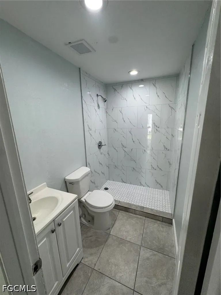 2027 Eloise Circle North Fort Myers FL 33917