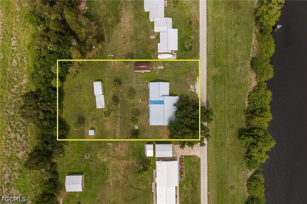 1159 Lock Lane Moore Haven FL 33471