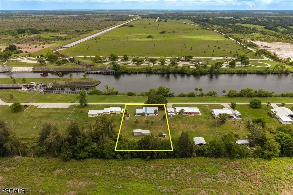 1159 Lock Lane Moore Haven FL 33471