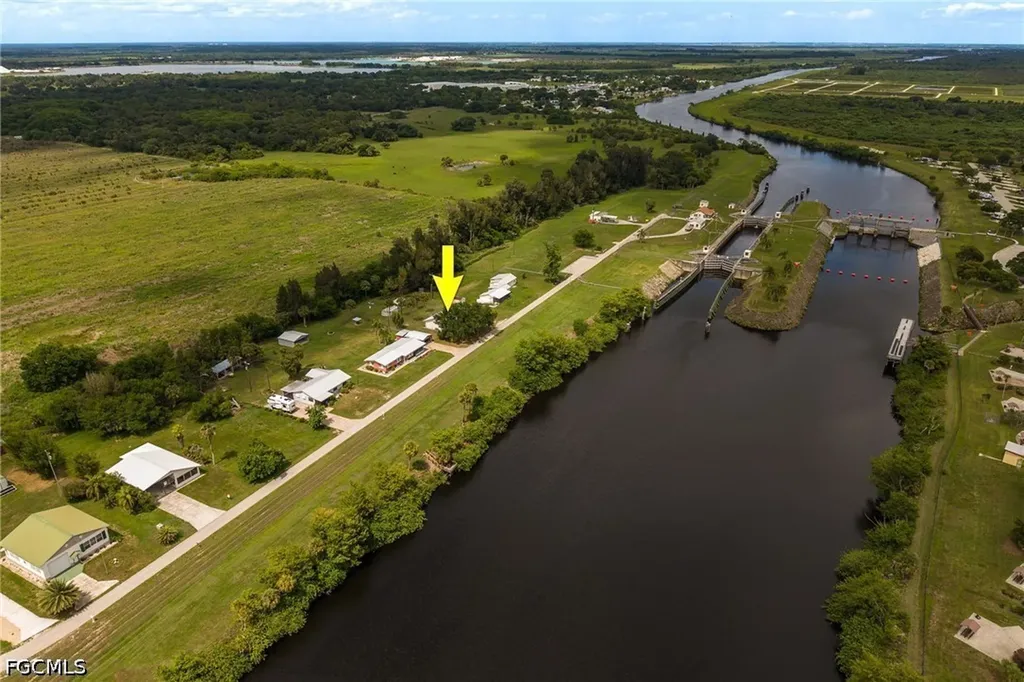 1159 Lock Lane Moore Haven FL 33471