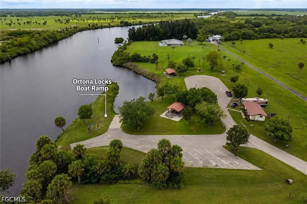 1159 Lock Lane Moore Haven FL 33471
