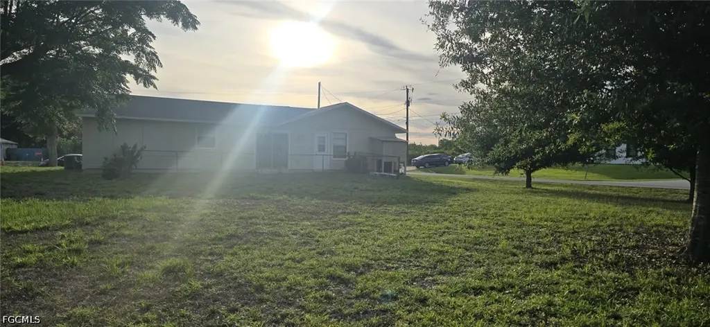 1401 Yvonne Avenue S Lehigh Acres FL 33976