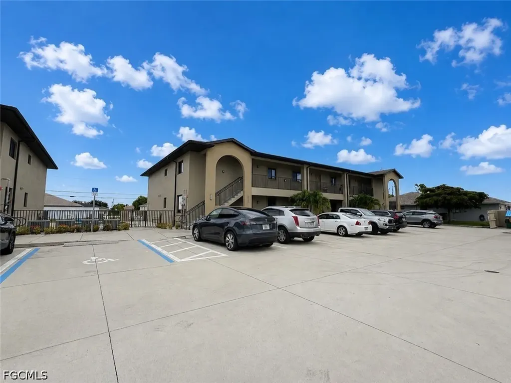 4035 SW 8th Place Cape Coral FL 33914