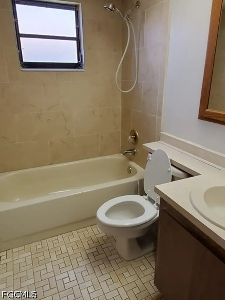 4619 SW 7th Place Cape Coral FL 33914