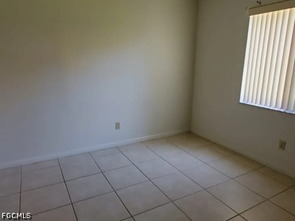 4619 SW 7th Place Cape Coral FL 33914