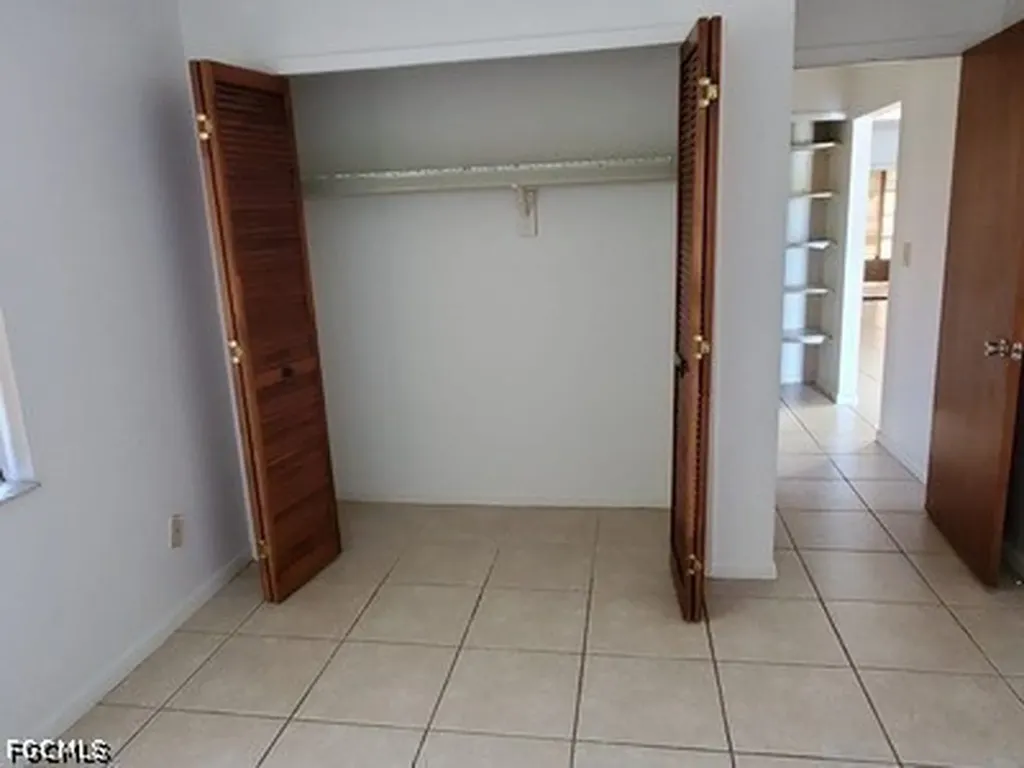 4619 SW 7th Place Cape Coral FL 33914