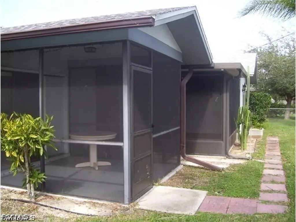 4619 SW 7th Place Cape Coral FL 33914