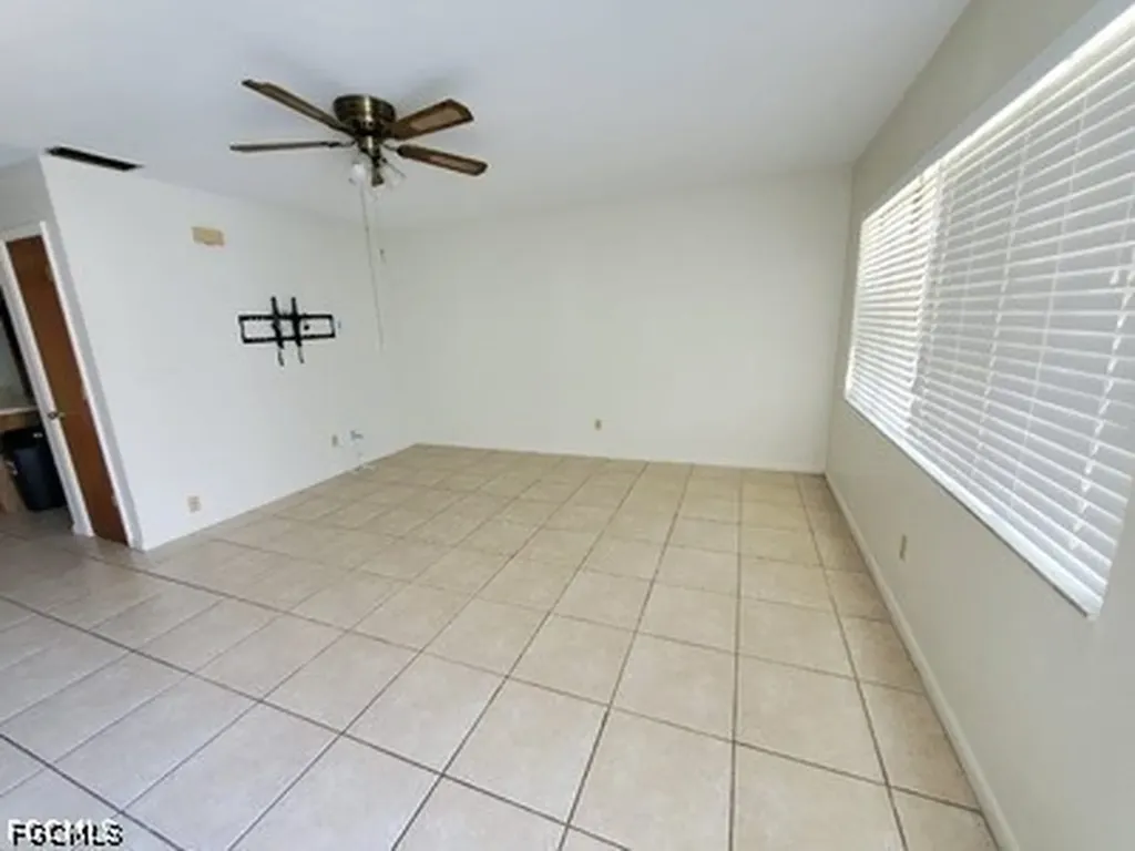 4619 SW 7th Place Cape Coral FL 33914
