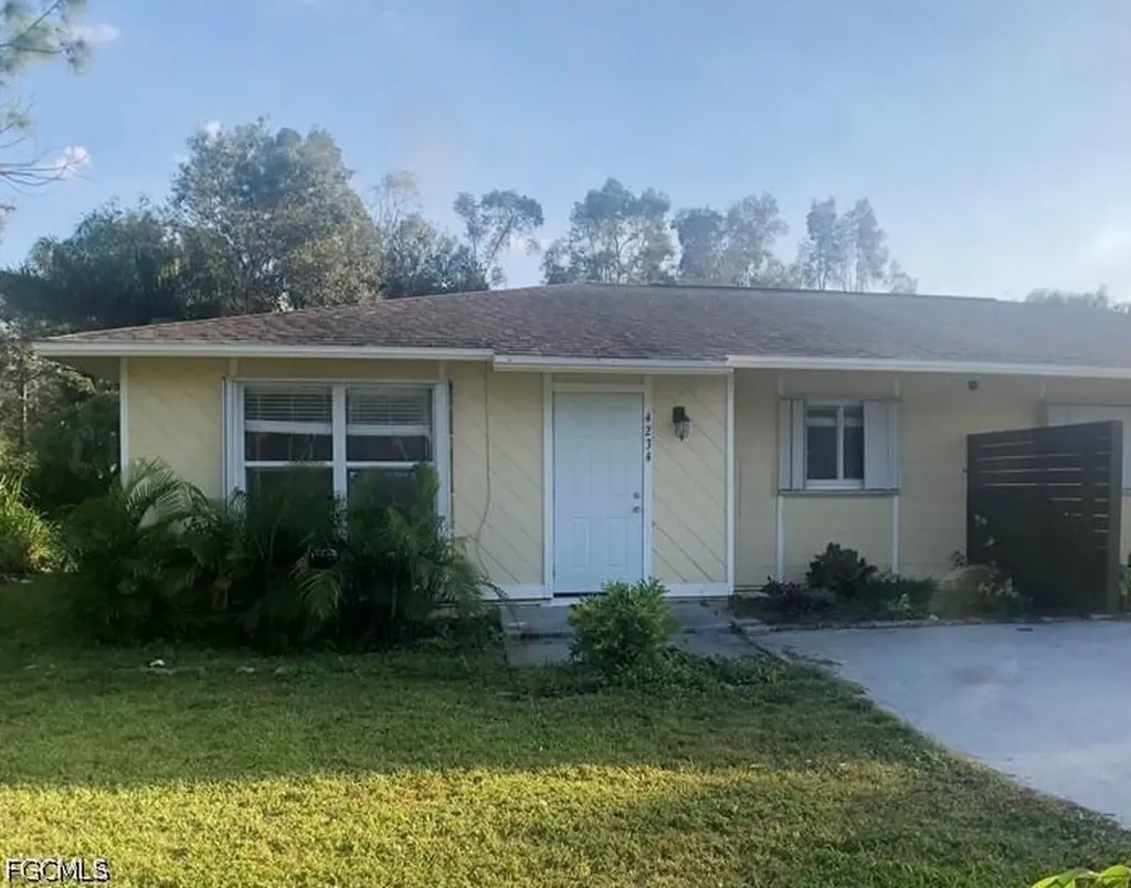 4234 Pine Drop Lane North Fort Myers FL 33917