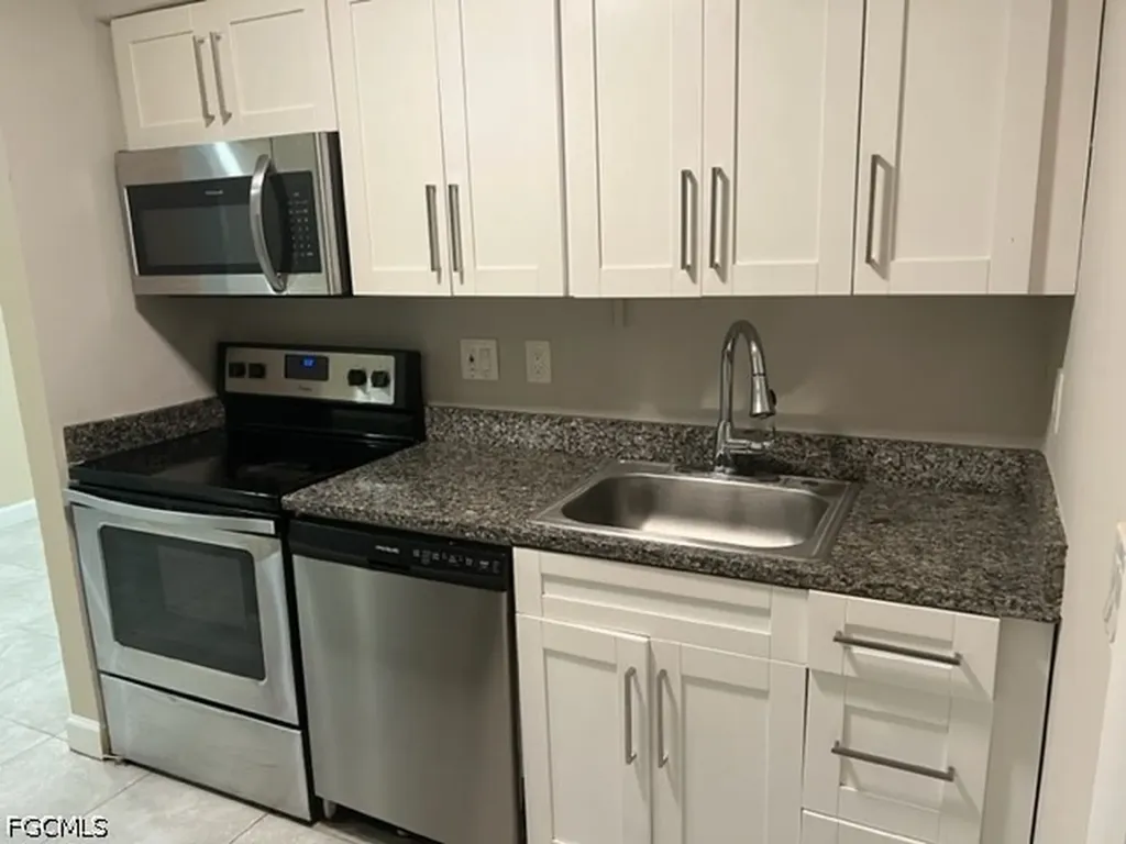 4234 Pine Drop Lane North Fort Myers FL 33917