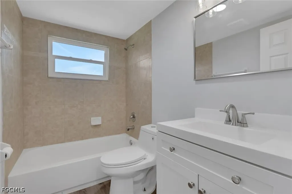 22/ 24 NW 15th Place Cape Coral FL 33993
