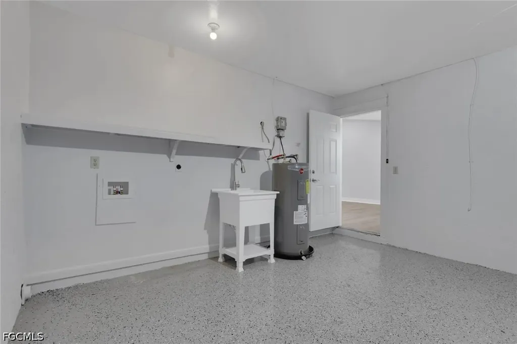 22/ 24 NW 15th Place Cape Coral FL 33993