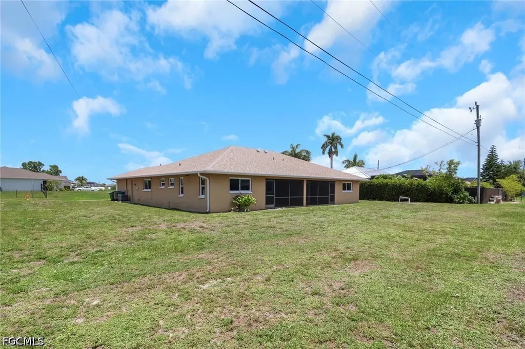 22/ 24 NW 15th Place Cape Coral FL 33993