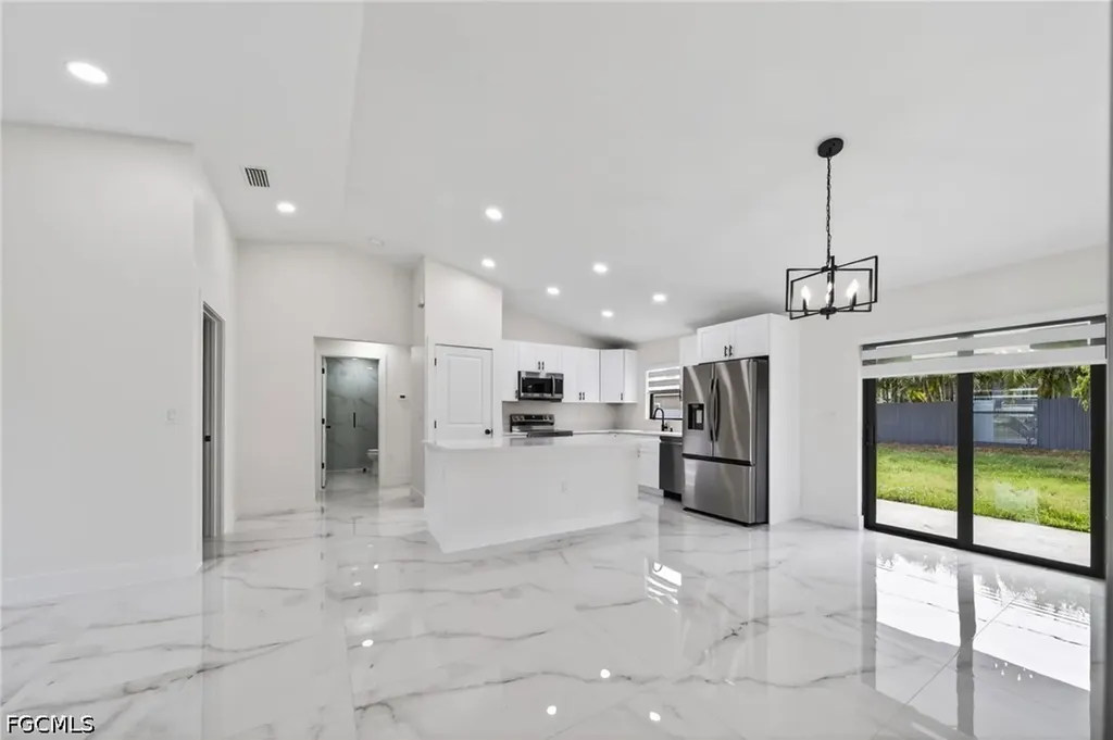 1513 NE 13th Avenue Cape Coral FL 33909