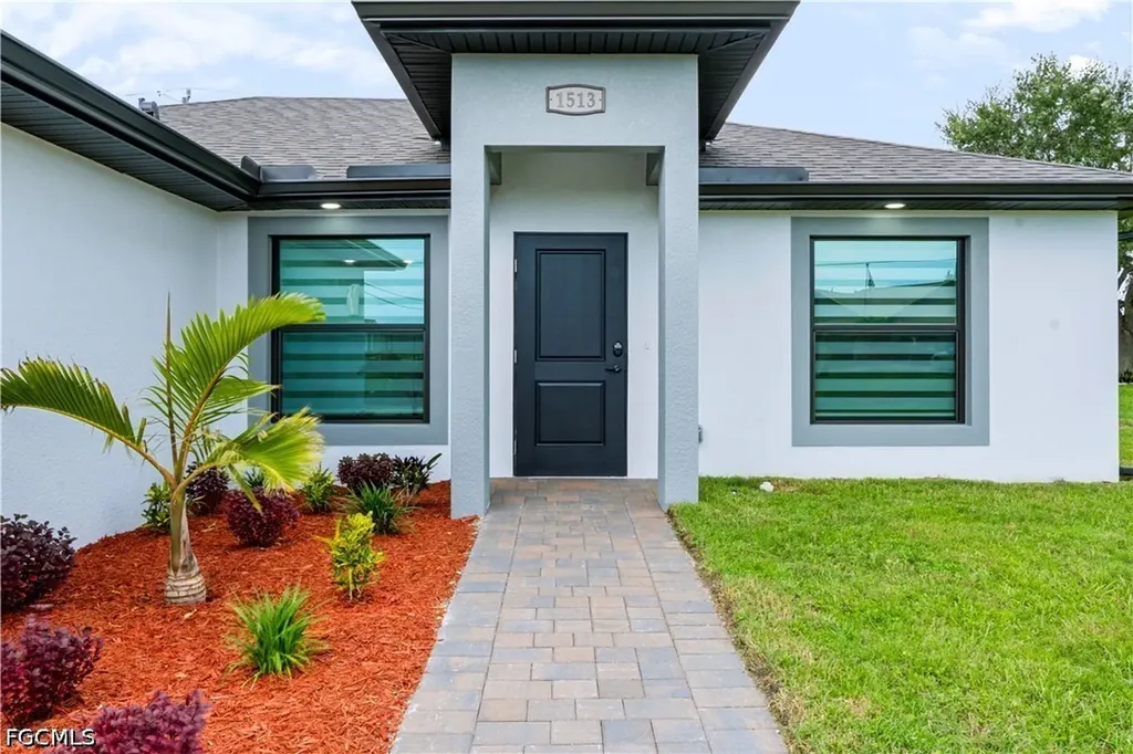 1513 NE 13th Avenue Cape Coral FL 33909