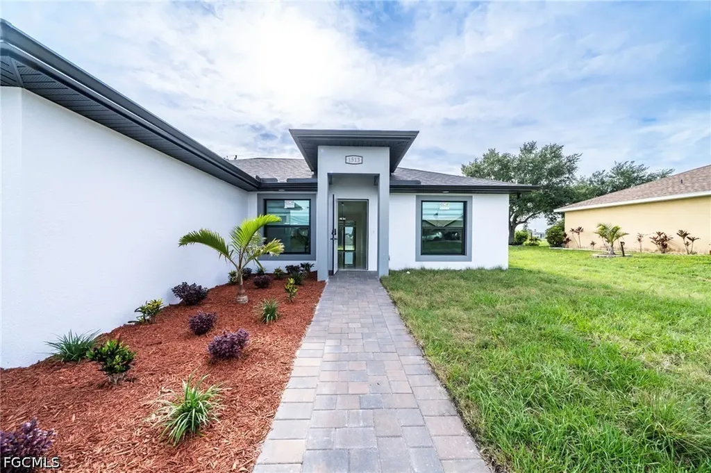 1513 NE 13th Avenue Cape Coral FL 33909