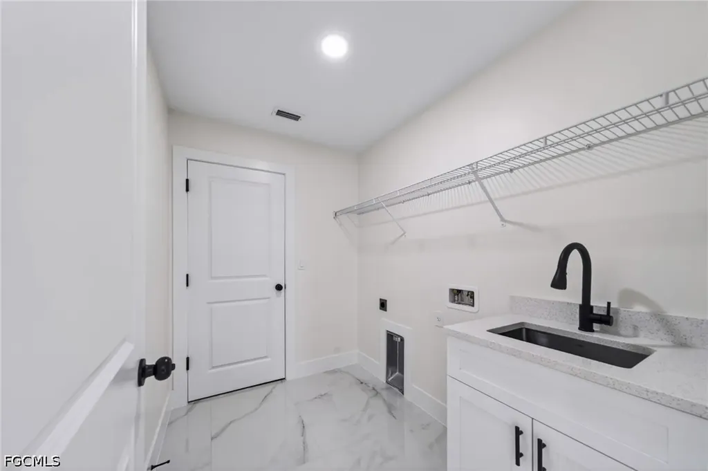 1513 NE 13th Avenue Cape Coral FL 33909