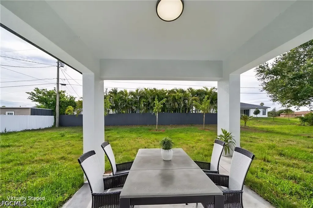 1513 NE 13th Avenue Cape Coral FL 33909
