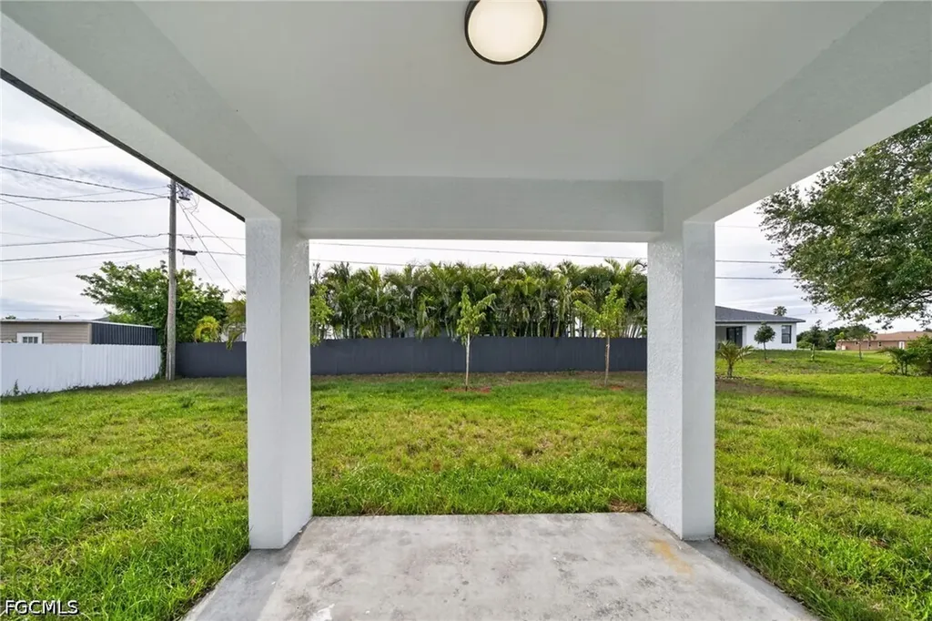 1513 NE 13th Avenue Cape Coral FL 33909