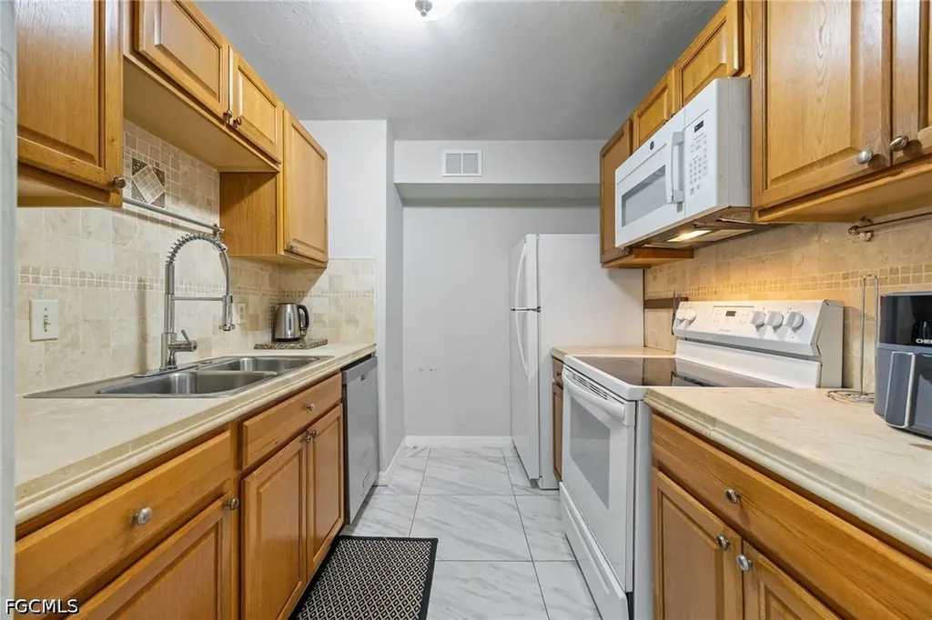 2828 Jackson Street Fort Myers FL 33901