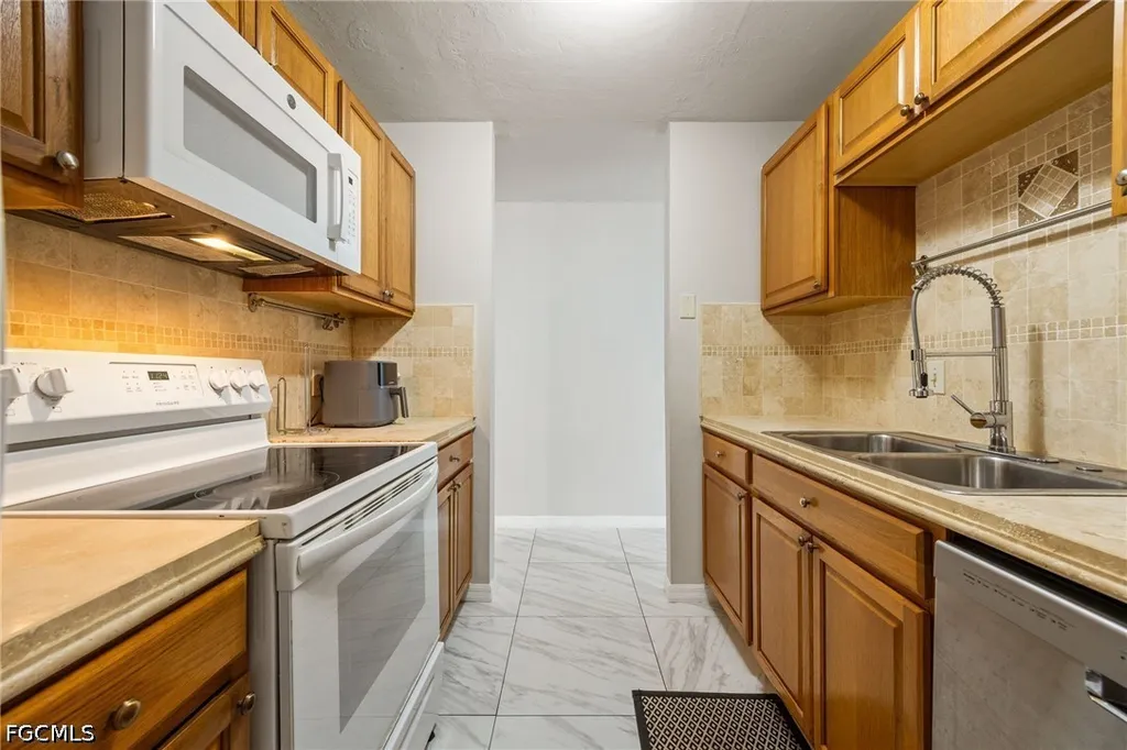 2828 Jackson Street Fort Myers FL 33901