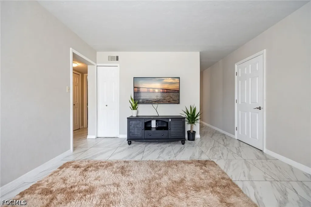 2828 Jackson Street Fort Myers FL 33901