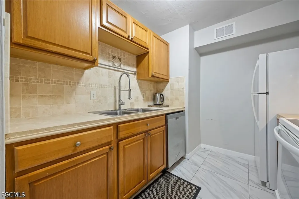 2828 Jackson Street Fort Myers FL 33901