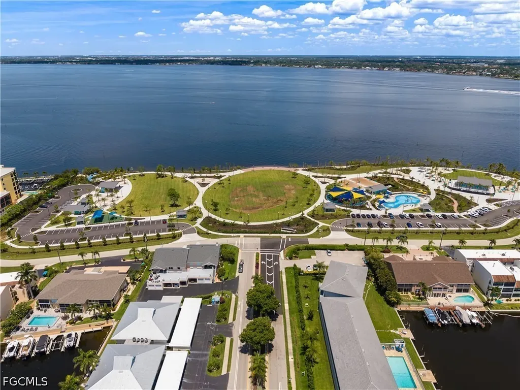 1612 SE 41st Street Cape Coral FL 33904