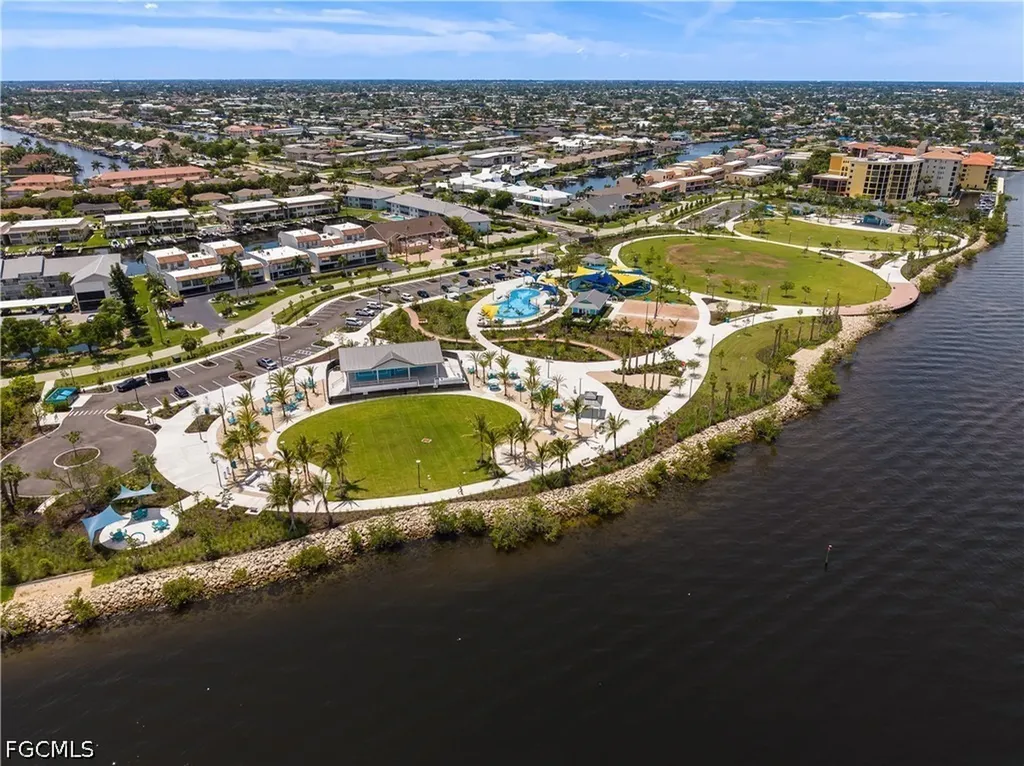 1612 SE 41st Street Cape Coral FL 33904