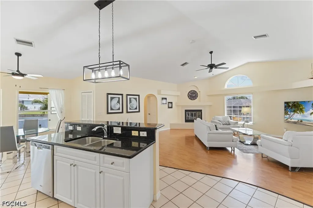 102 SW 9th Street Cape Coral FL 33991