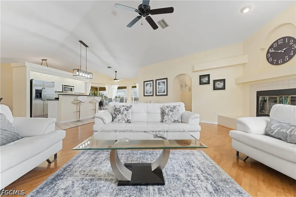102 SW 9th Street Cape Coral FL 33991