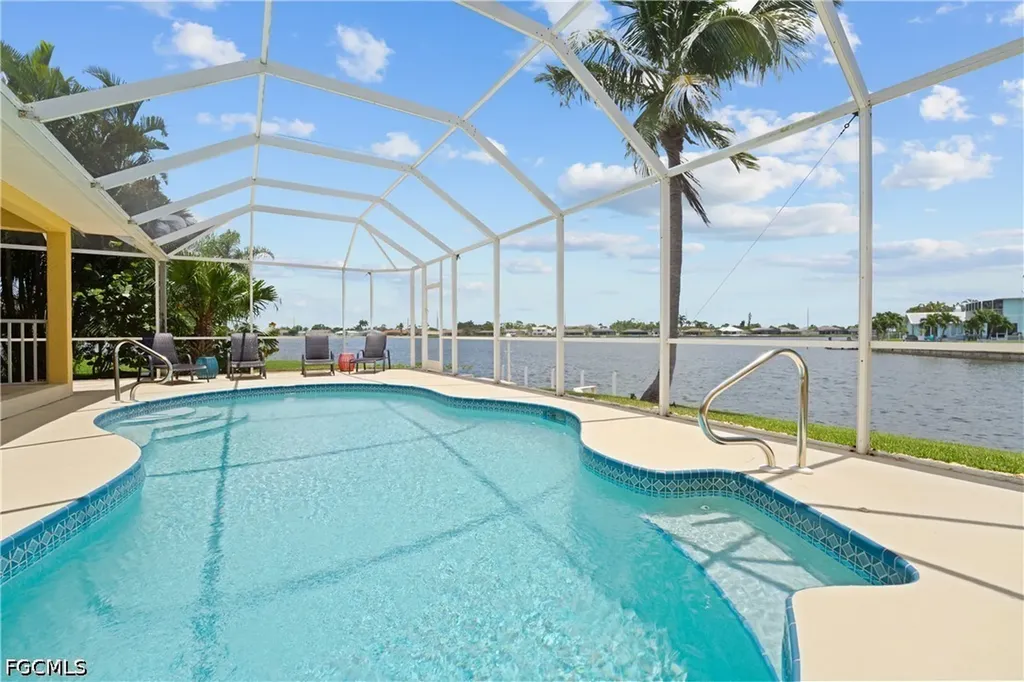 102 SW 9th Street Cape Coral FL 33991