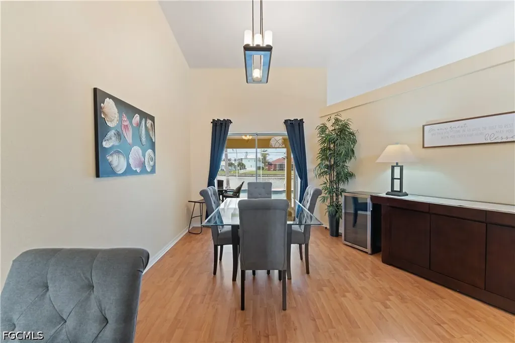 102 SW 9th Street Cape Coral FL 33991