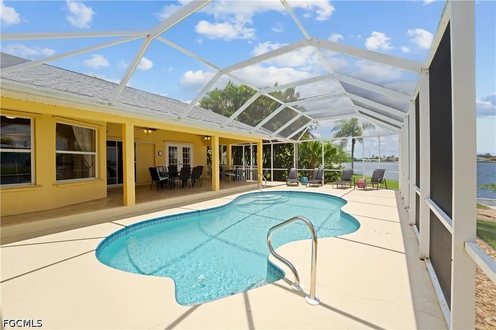 102 SW 9th Street Cape Coral FL 33991