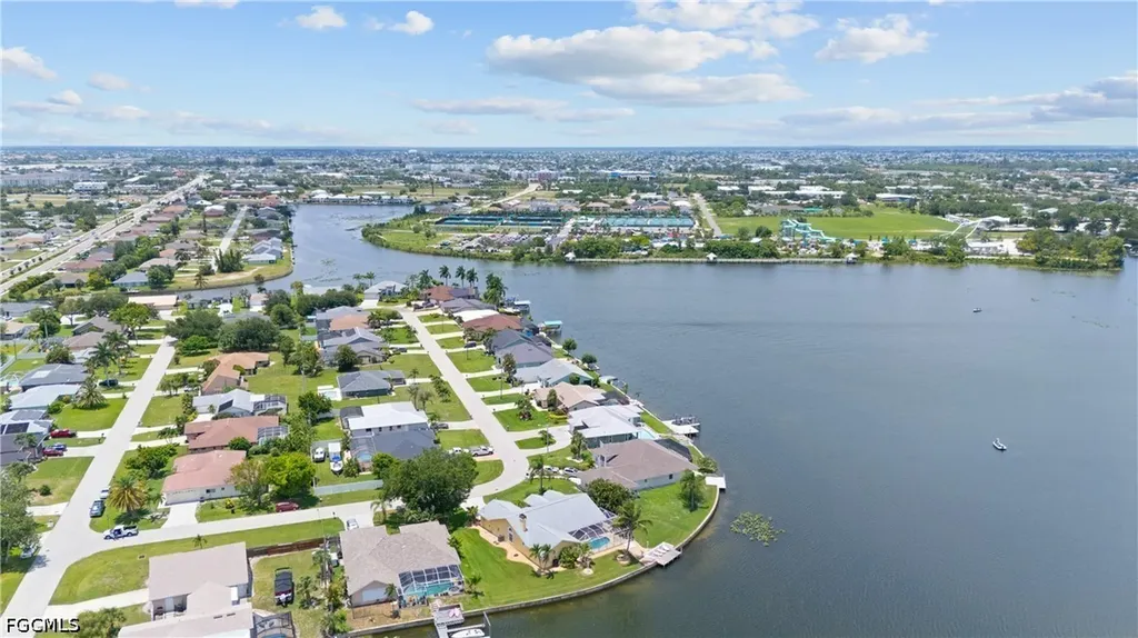 102 SW 9th Street Cape Coral FL 33991