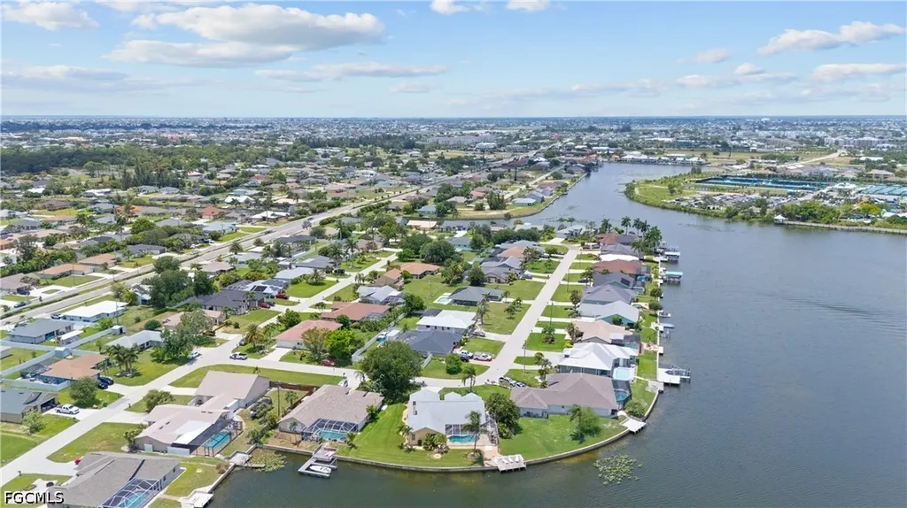 102 SW 9th Street Cape Coral FL 33991