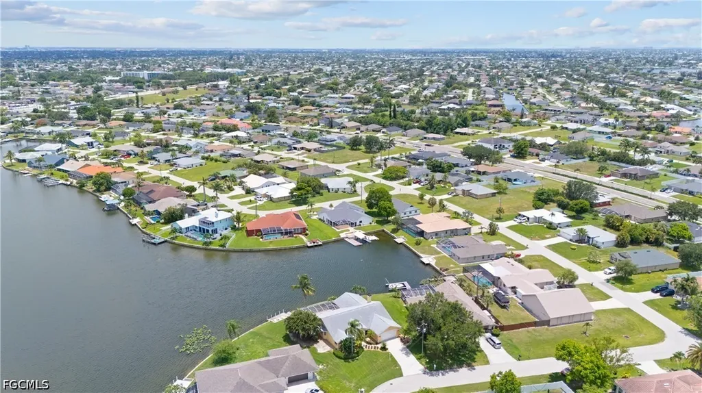 102 SW 9th Street Cape Coral FL 33991