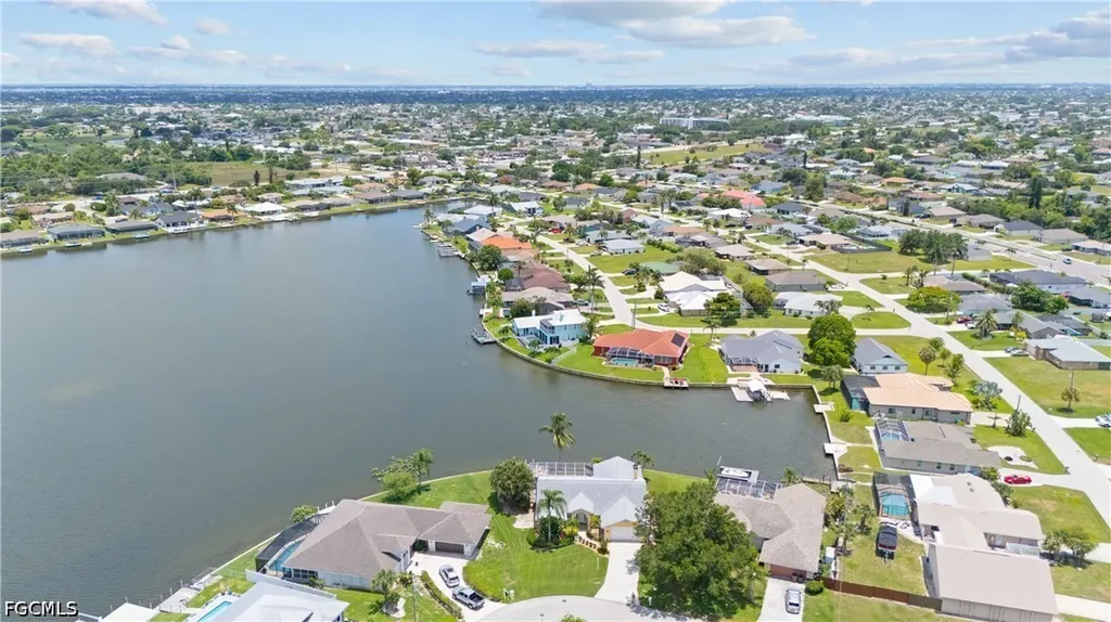 102 SW 9th Street Cape Coral FL 33991