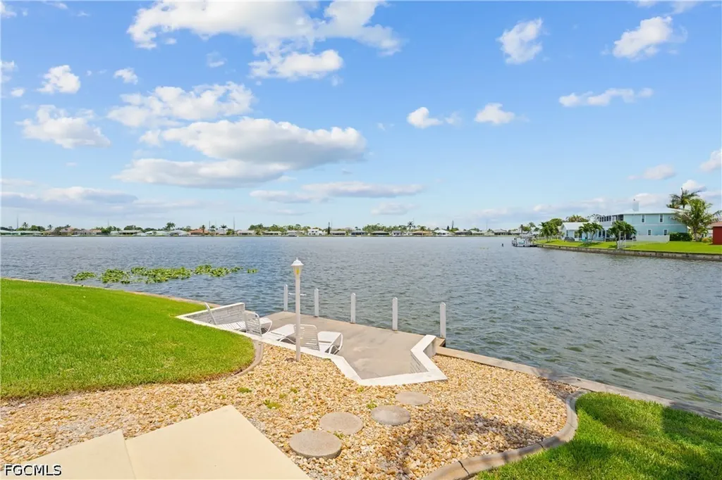102 SW 9th Street Cape Coral FL 33991